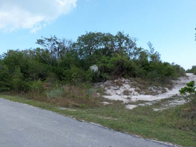 Singlefamilyvacant - Lot totals 6,300..
