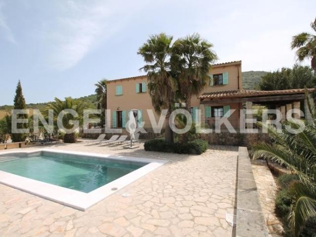 Country house with panoramic and sea..