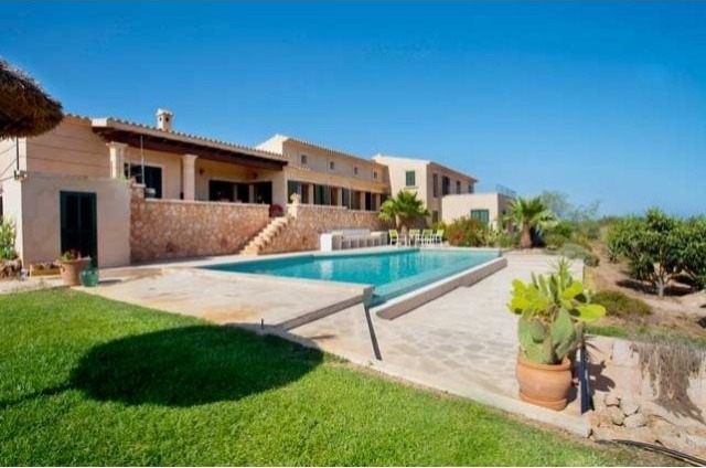 Beautiful Typical Majorcan Finca In A..