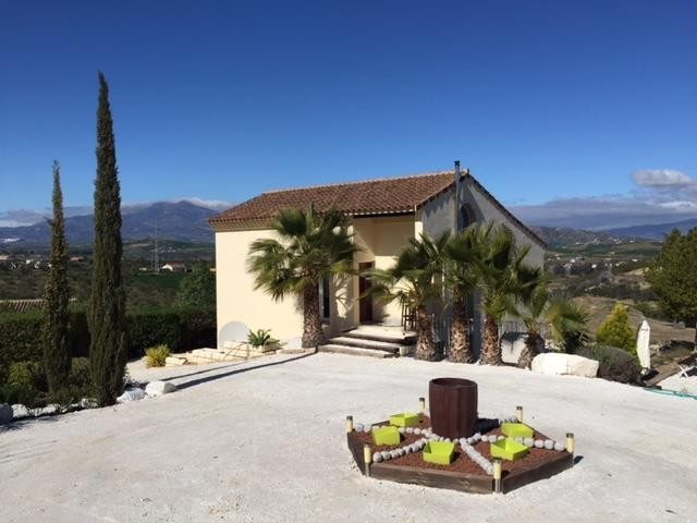 Villa - This modern, light country..