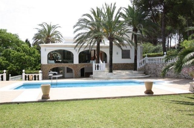 8 Bedroom Villa in Javea