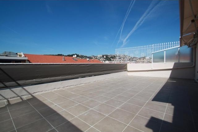 Beautiful modern two bed in Gambetta