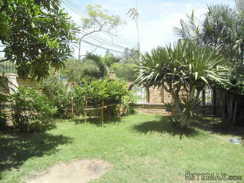 Cozy double storey 4 bedroom home in..