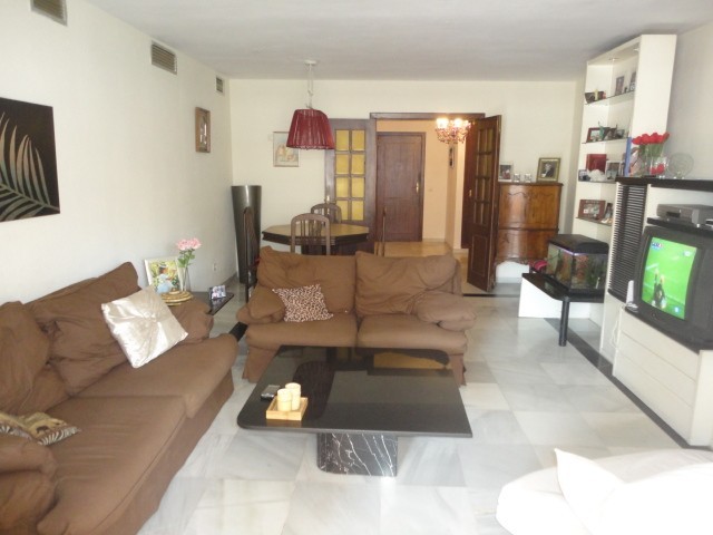 Apartment - Middle Floor Apartment.. - 2