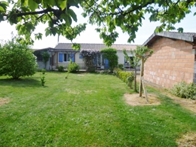 EC0607al Renovated Bungalow with..