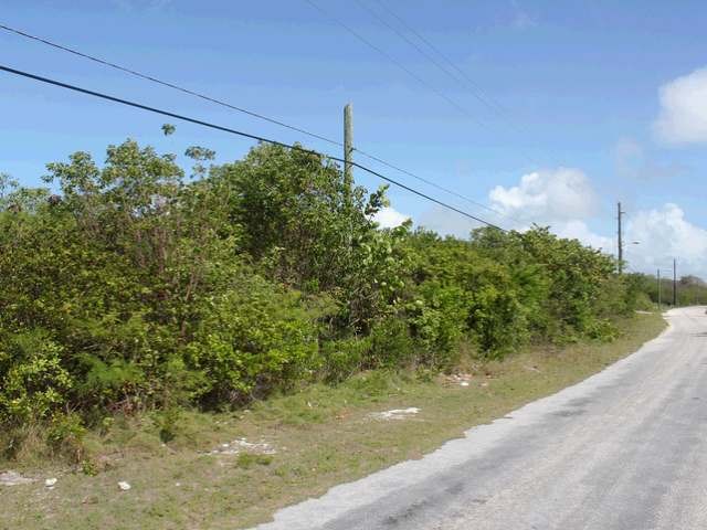 Singlefamilyvacant - Just across from..