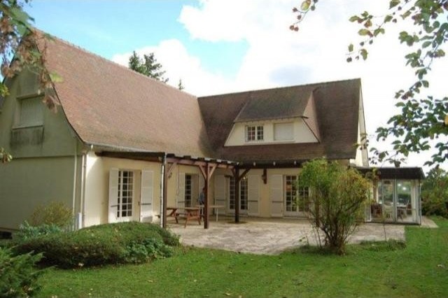 5 bedroom House For Sale: 27190 CONCHES..