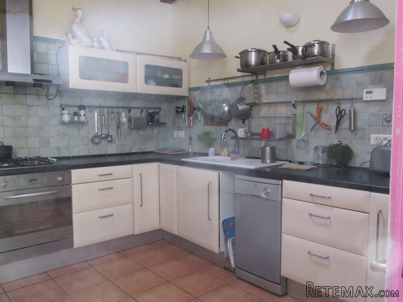 3 Bed House, Gite + Large Garden - 2