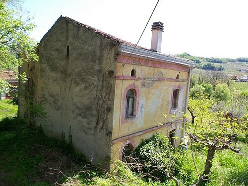 2 detahced properties with an.. - 2