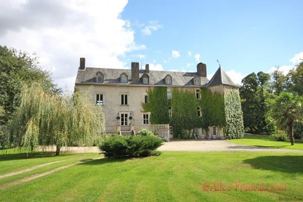 South Deux Sevres - For sale Moated.. - 2