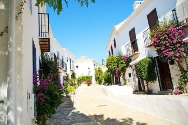 3 bedroom town house for sale
