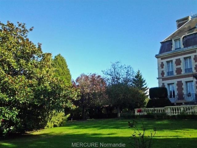 8 bedroom House For Sale: 14170.. - 2