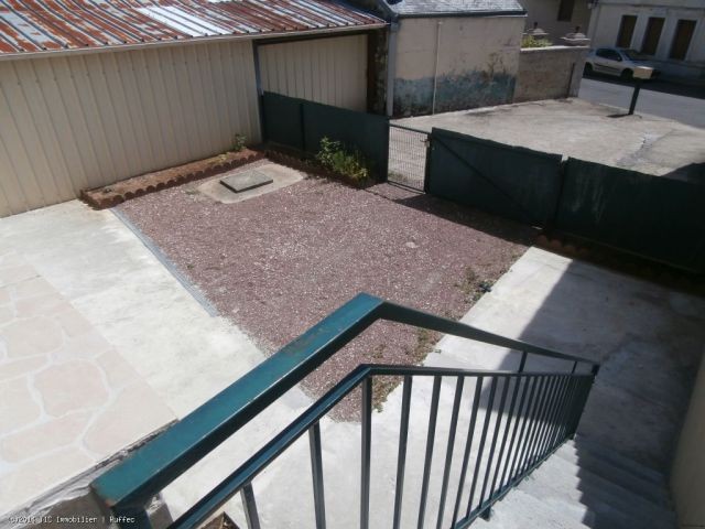 Lovely townhouse in good condition - 2