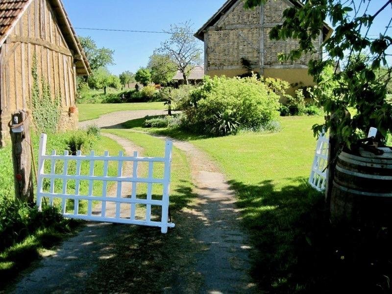 3 Bedroom Farm House For Sale