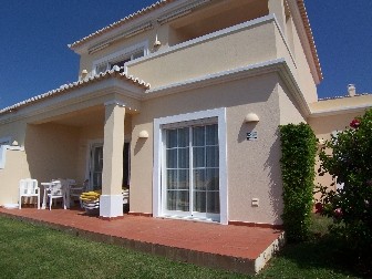 Semi-detached ground floor apartment