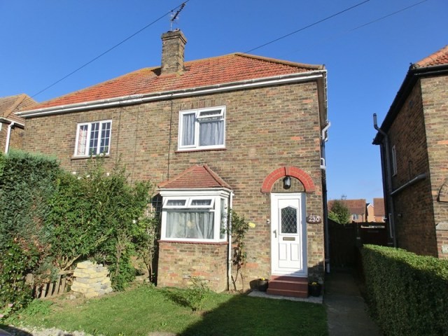 3 bedroom house in Minster On Sea..