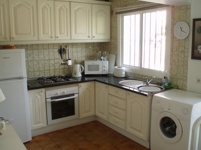 2 Bed Villa for sale in Calahonda - 2
