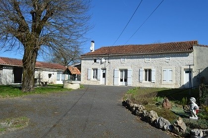 Traditional village longère with garden..