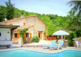 Detached Stone House With 4 Bedrooms..