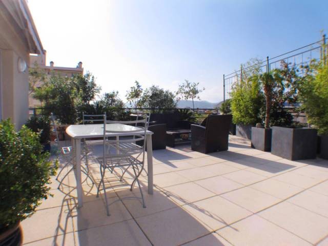 Roof terrace 4 bedroom apartment..