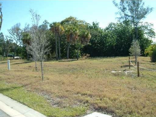 Land For Sale: 650 Triton Ave, Longboat..