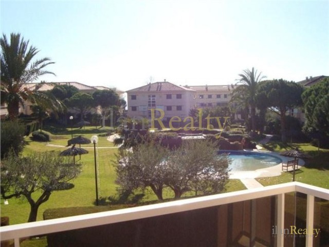Elegant apartment in a safe complex of..