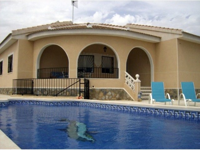3 Bedrooms - Villa - Alicante - For Sale