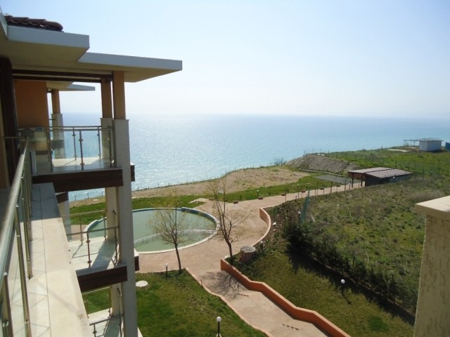 Beach front apartments, fully furnished.. - 2