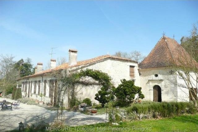 4 bedroom House For Sale: 24000 DORDOGNE - 2