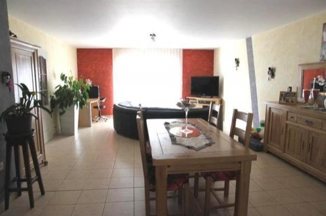 2 bedroom House For Sale: 86220 ENTRE.. - 2