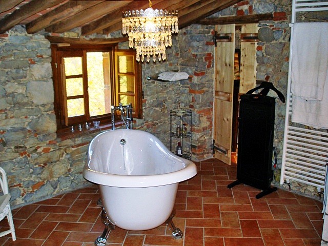 Country/farmhouse - For Sale - North of.. - 2