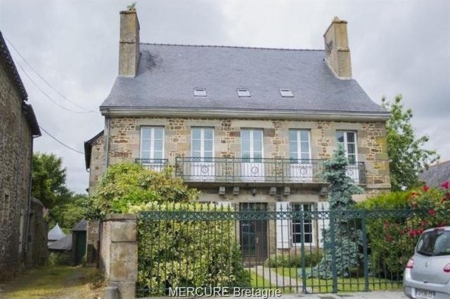 11 bedroom Village House For Sale:..