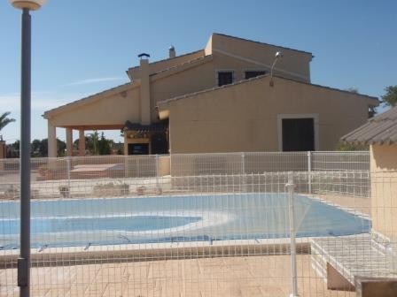 4 BEDROOM FINCA IN VALLE DEL SOL..