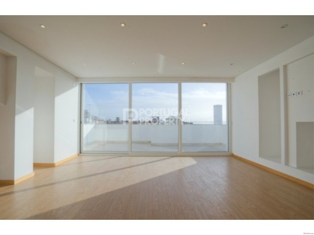 4 Bedroom Duplex Near the City Centre..