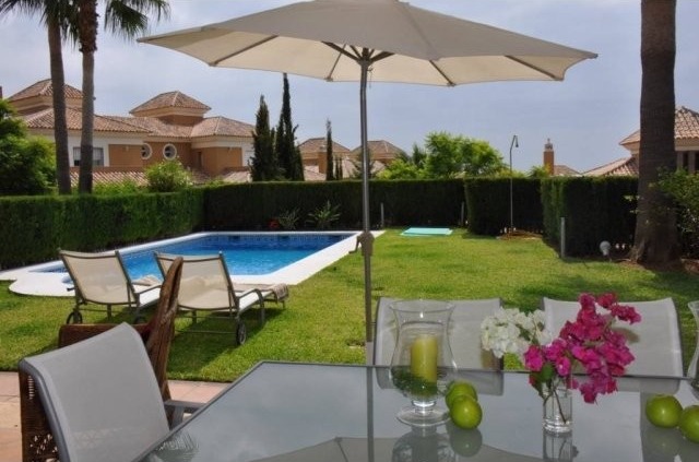 SEMI D. VILLA FOR SALE IN SANTA CLARA