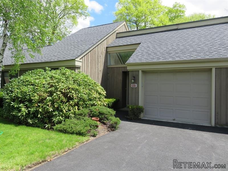 1 bedroom House For Sale: 492 Heritage..