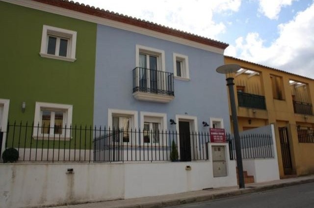 3 Bedrooms - House - Alicante - For Sale