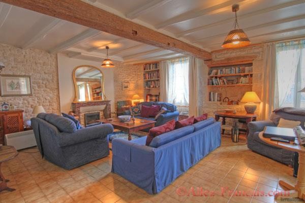 Montjean (16) - For sale - Old coaching..