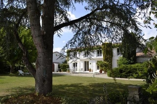 5 bedroom House For Sale: 17200 ROYAN - 2