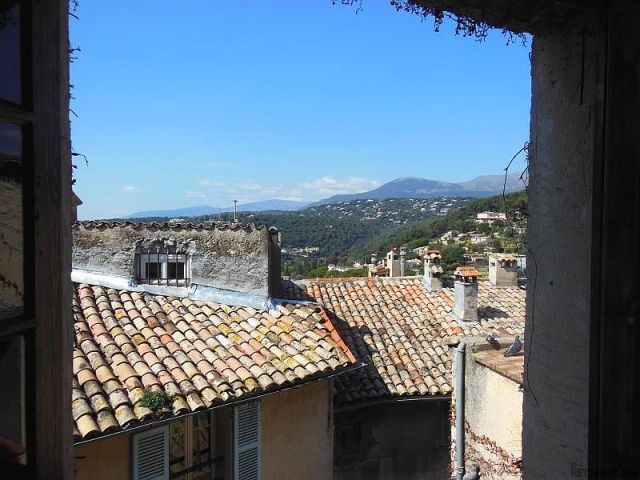 1 Bedroom - Apartment -..