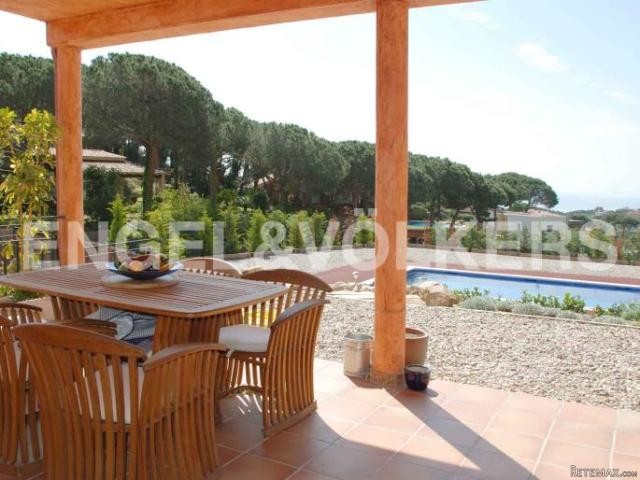 Garden with sea views, Costa Barcelona