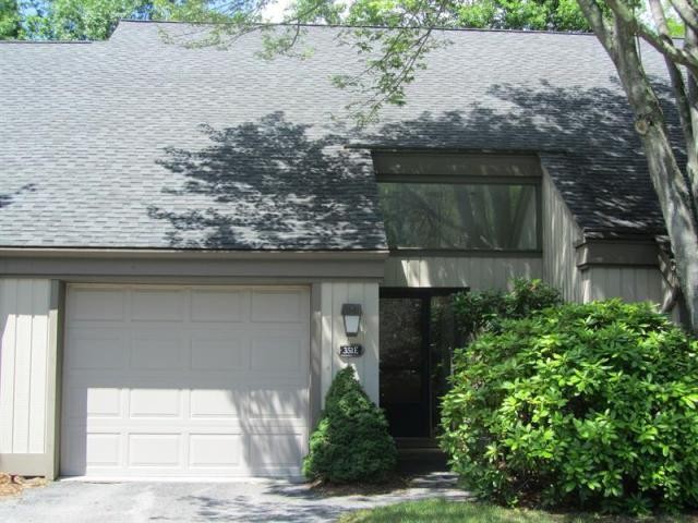 2 bedroom Condominium For Sale: Somers..