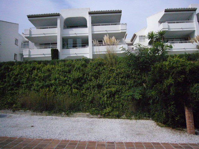 Apartment - West facing studio on a..