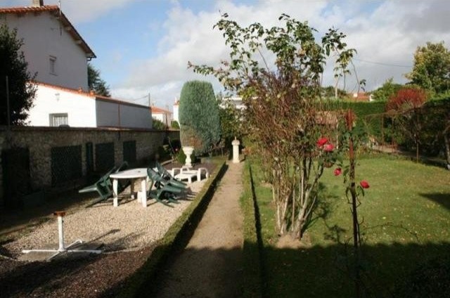 4 bedroom Town House For Sale: 17200.. - 2