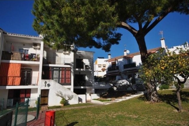 2 Bed Town House for sale in Marbella