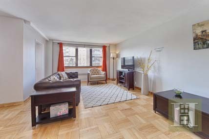 2 bedroom Apartment For Sale: 735..