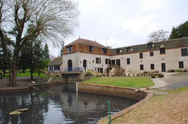 6 bedroom House For Sale: 45110..