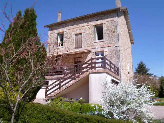 Middle-Class 4-Bed Limousin Stone House..