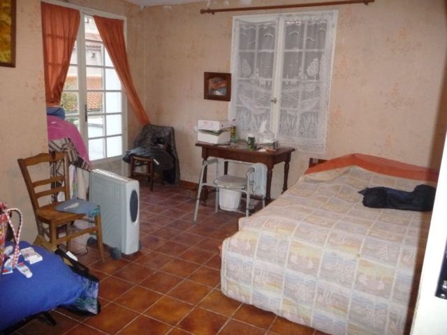 Traditional House in Quiet Setting - 2