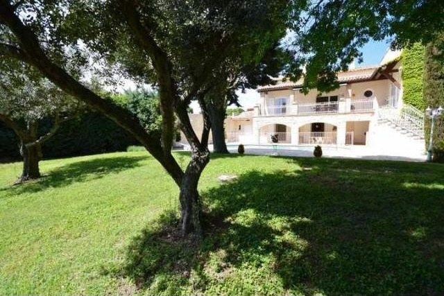 4 Bedroom Country House For Sale - 2